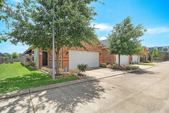 Photo - 912 Sweet Pine Dr