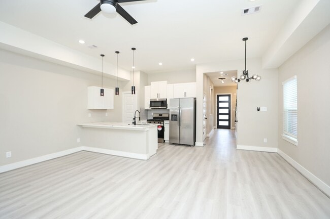 3126 Erica Ln