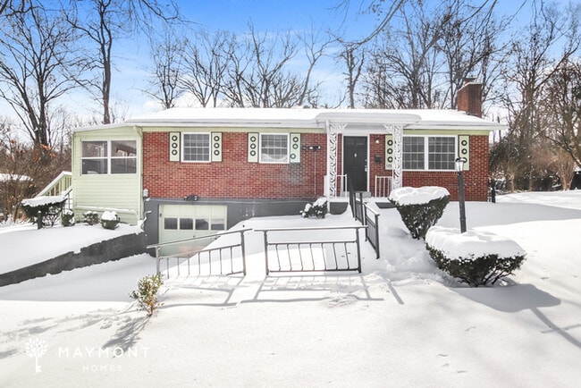 Building Photo - 1061 Albany Terrace