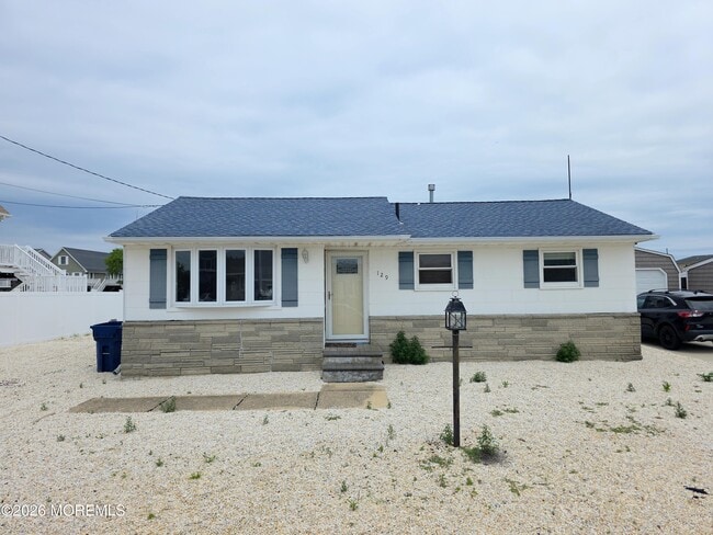Building Photo - 129 E Raritan Dr