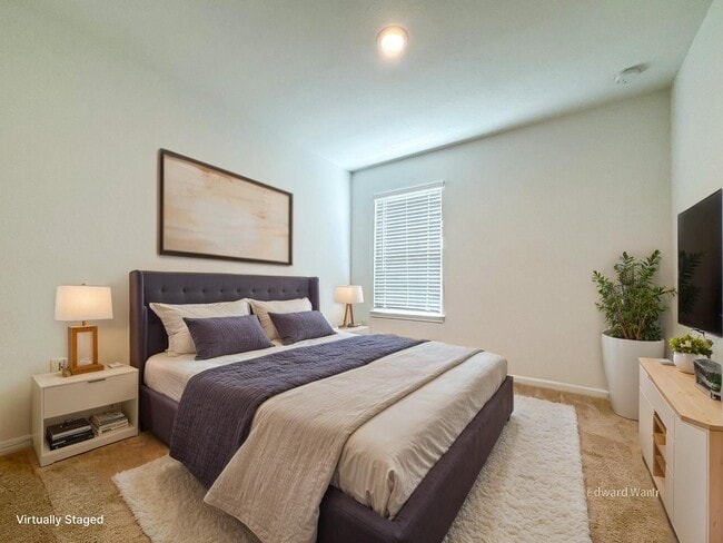 Photo - 1040 Greenshank Dr