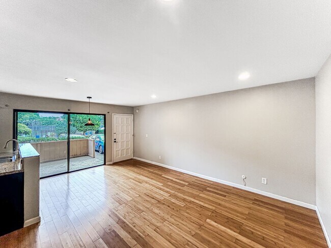 Photo - Beautiful 1B/1BA Condo in Hillcrest w/ Upgraded Kitchen, W/D & Swimming Pool!