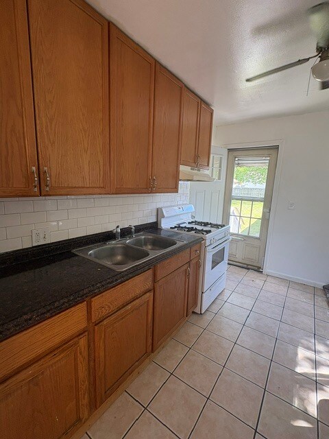 Photo - 1176 Hawthorne Ave