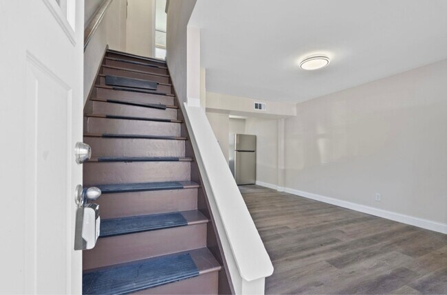 Photo - 464 E Norwich Ave