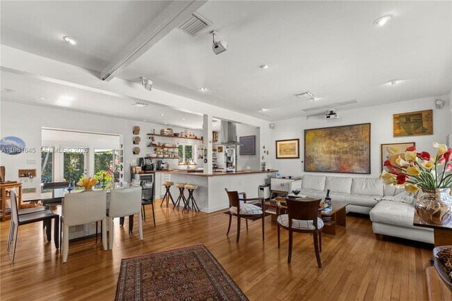 Photo - 70 NE 97th St