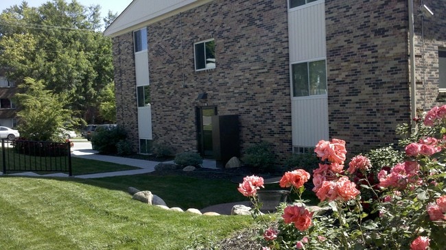 Front - 1301 S 31st St Unit 8