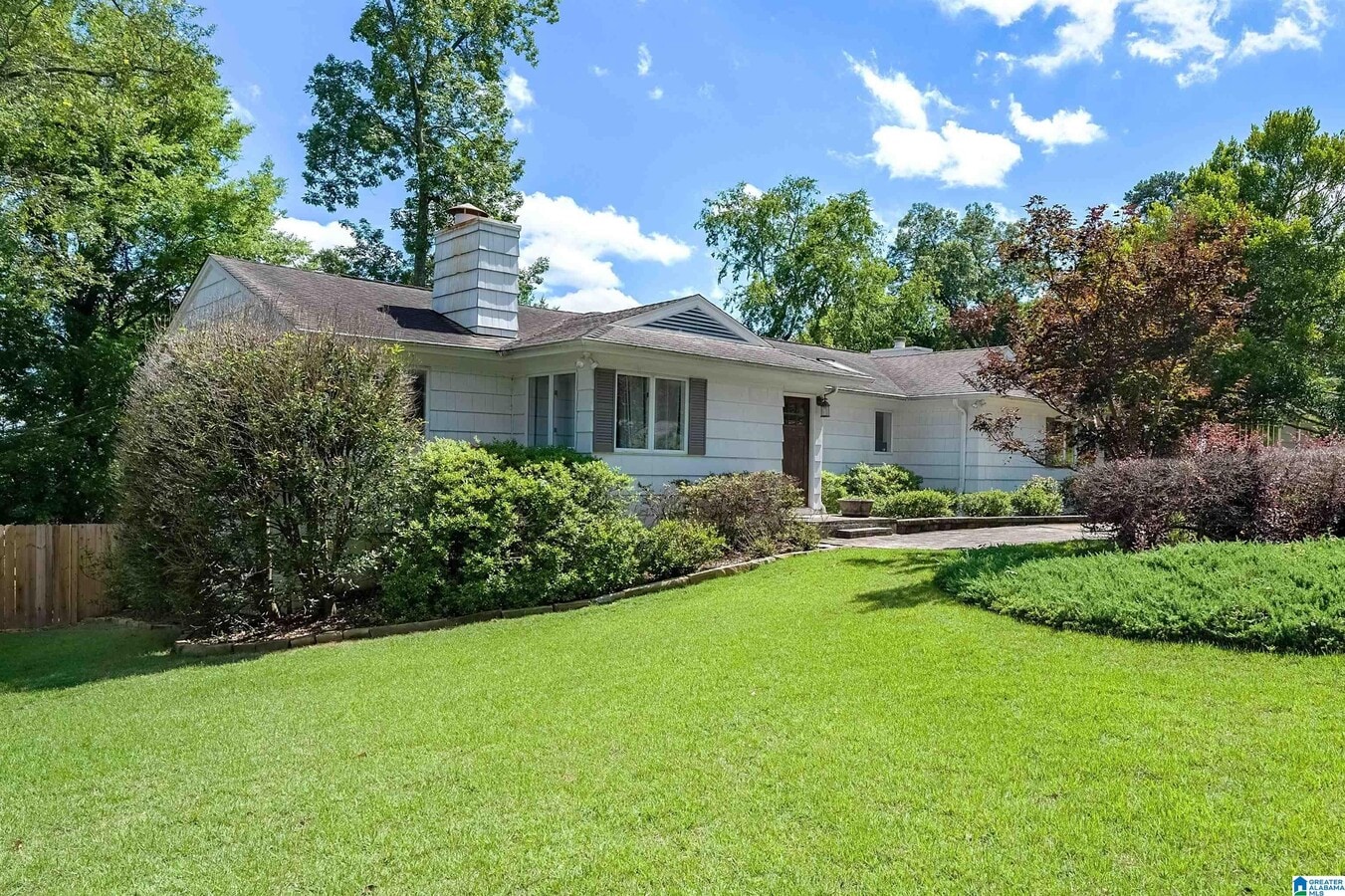 Photo - 2005 Chestnut Rd