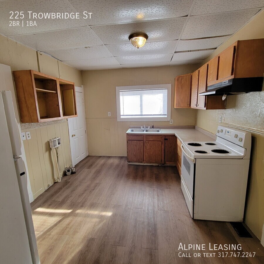 Photo - 225 Trowbridge St