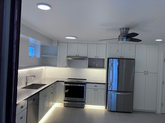 Building Photo - 21260 Almaden Rd