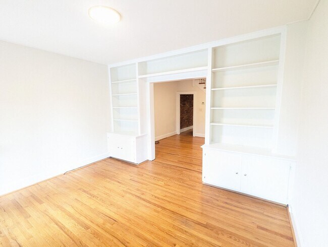 Photo - Charming Historic townhouse in downtown Frederick available mid June!