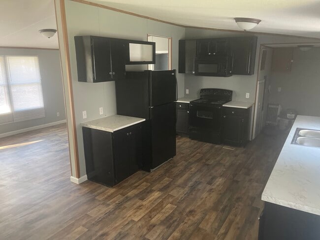 Photo - 434 Dundee Cir