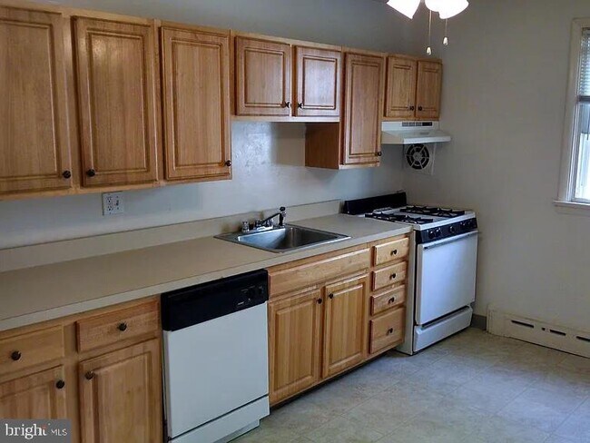 Photo - 1071 Colwell Ln Unit 2