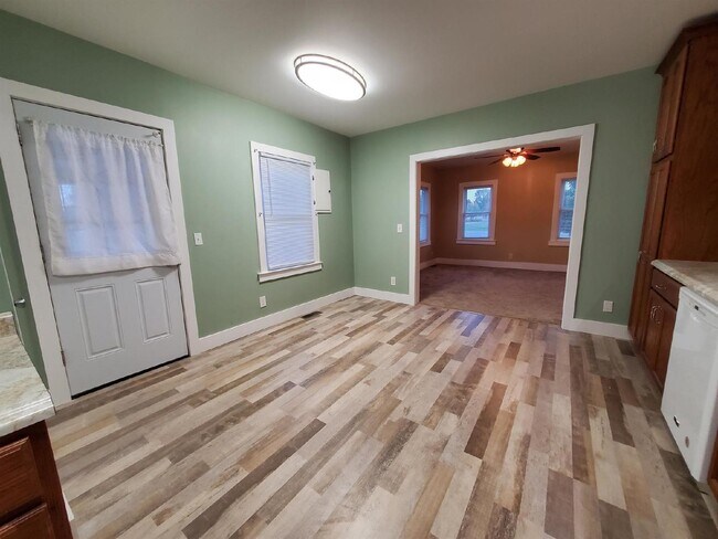 Photo - Spacious 2 Bedroom House Updated with Remo...