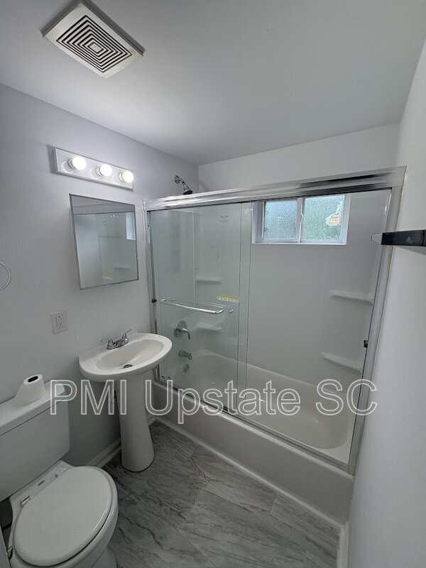 Photo - 201 Chandler Dr Unit Apt 16C