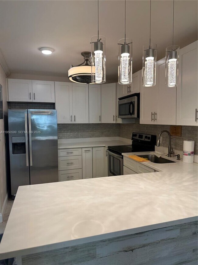 Photo - 2731 NE 14th Street Causeway Unidad 205