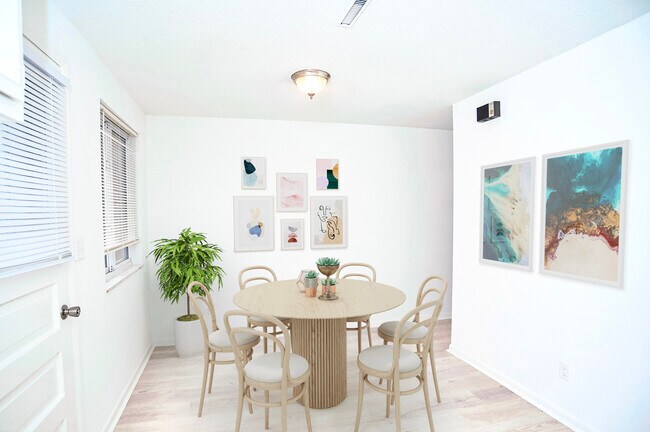 Photo - 105 E Barnes Ave