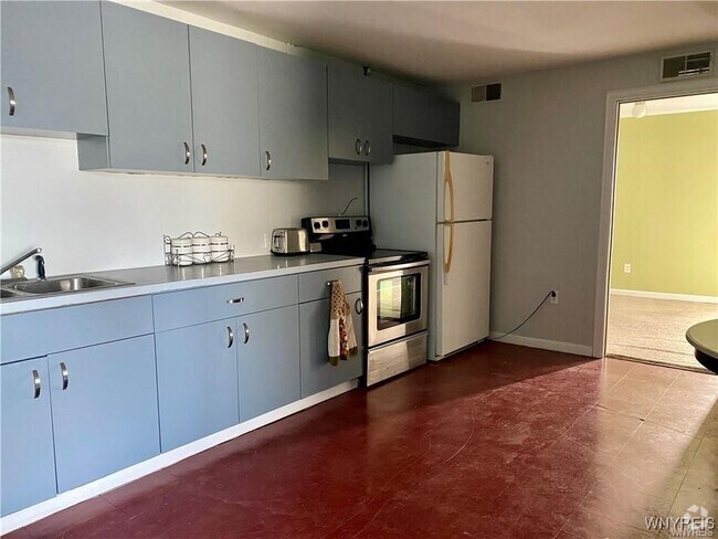 Building Photo - 8698 S Main St Rental