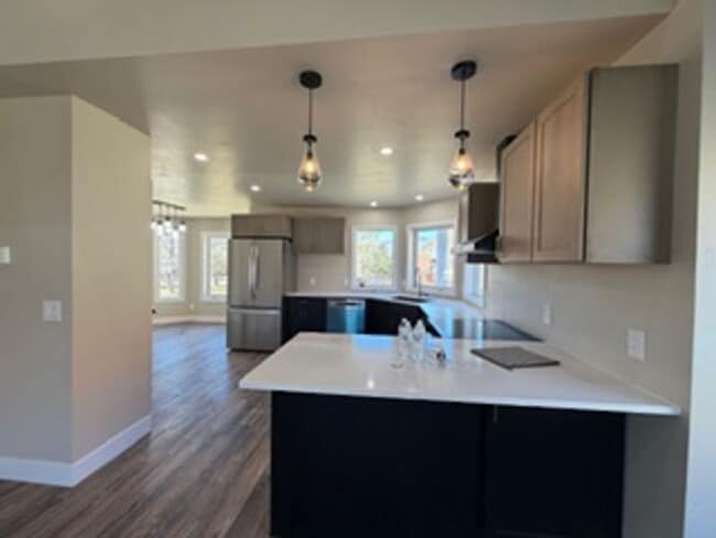 Photo - Spacious 4-Bed + Loft, 2.5-Bath Home with Stunning Mountain Views