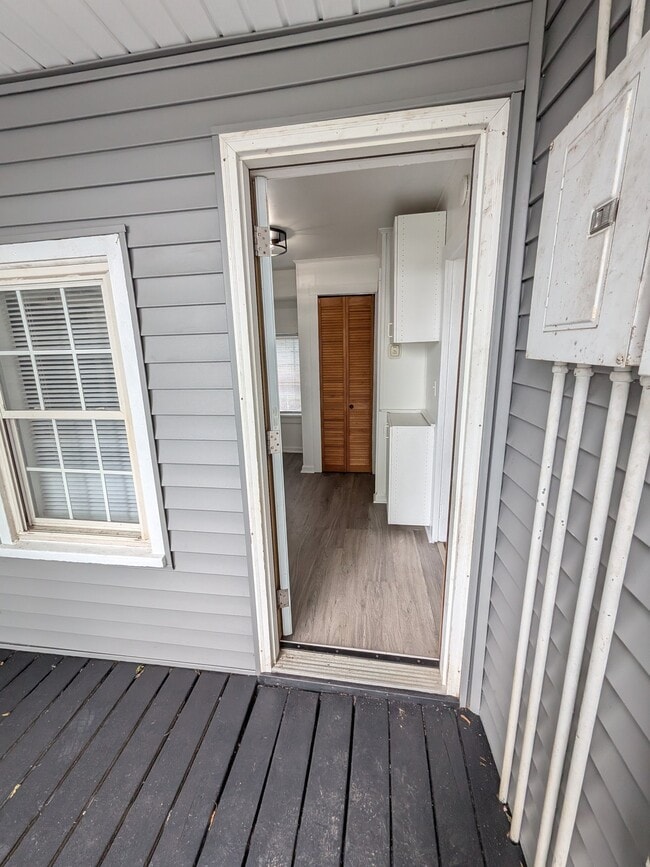 Photo - 120 N Central St