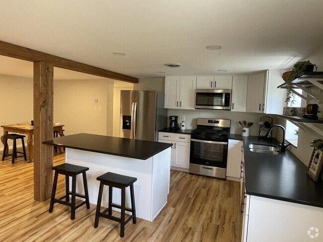 Building Photo - 989 Sunset View Blvd Rental