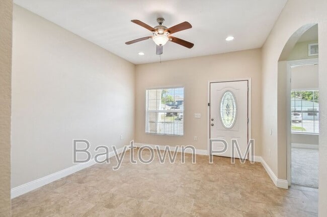 Photo - 2321 W Beach St