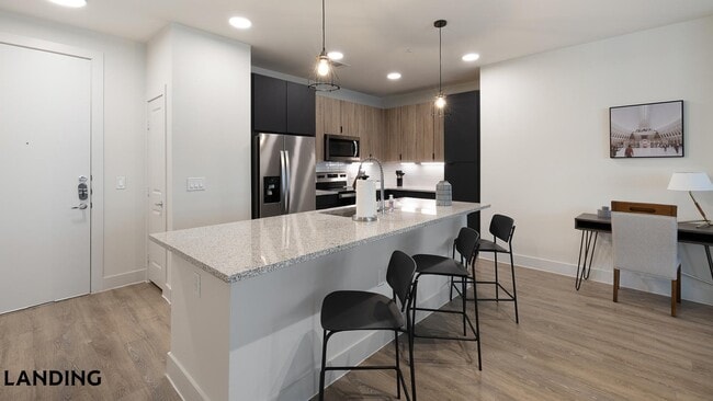 502 E College St Unit 141