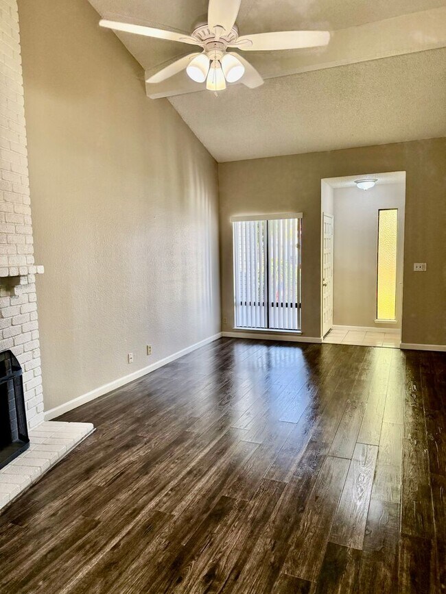Photo - AVONDALEDUPLEX Unit 1745
