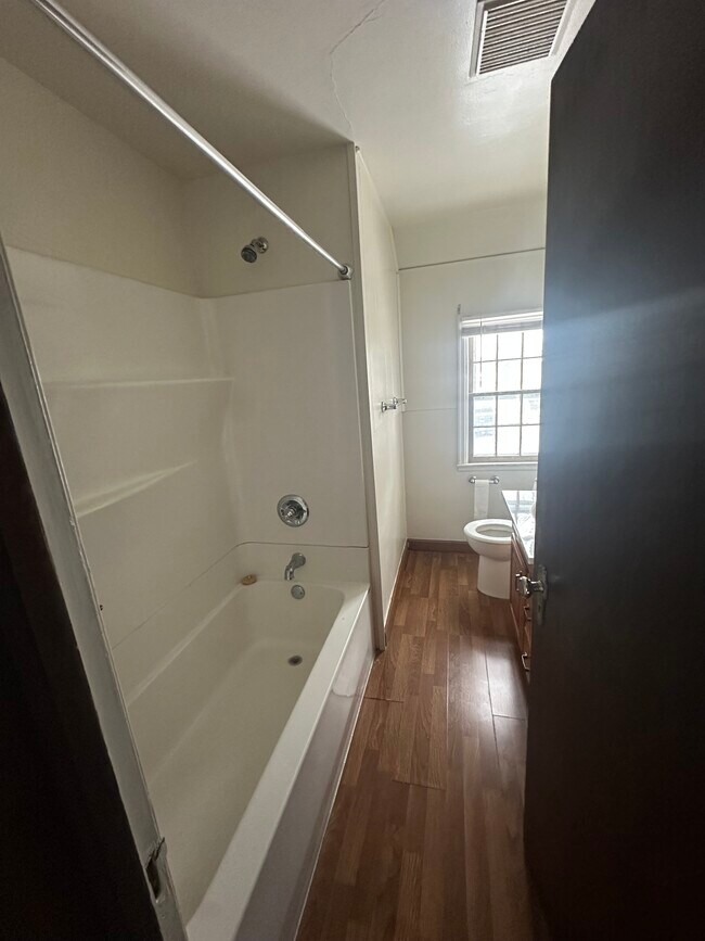 Photo - 2622 Linden Ave