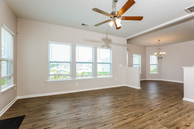 Photo - 934 Lakemont Dr