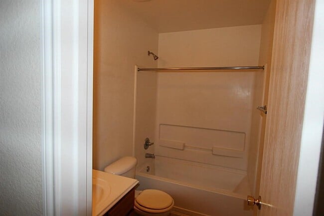 Photo - 5015 Fox Mill Ln