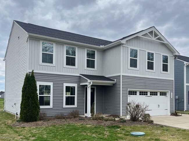 Spacious 4 Bedroom, 2.5 Bath Home plus Bon... - Spacious 4 Bedroom, 2.5 Bath Home plus Bon...