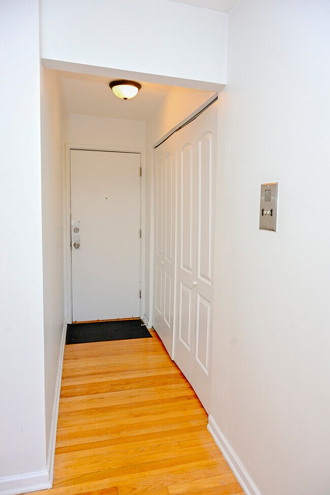 Photo - 1415 W Lunt Ave Unidad 408