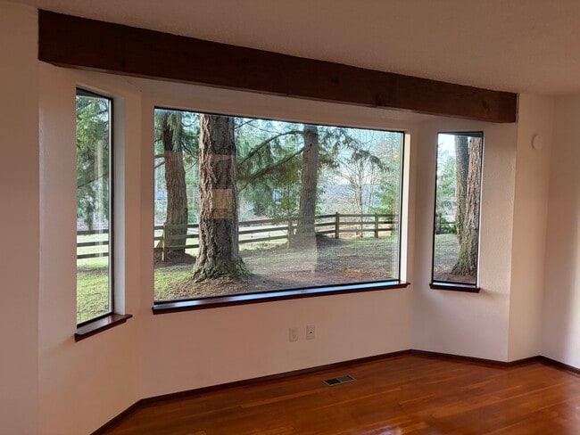 Photo - 7748 Zangle Rd NE