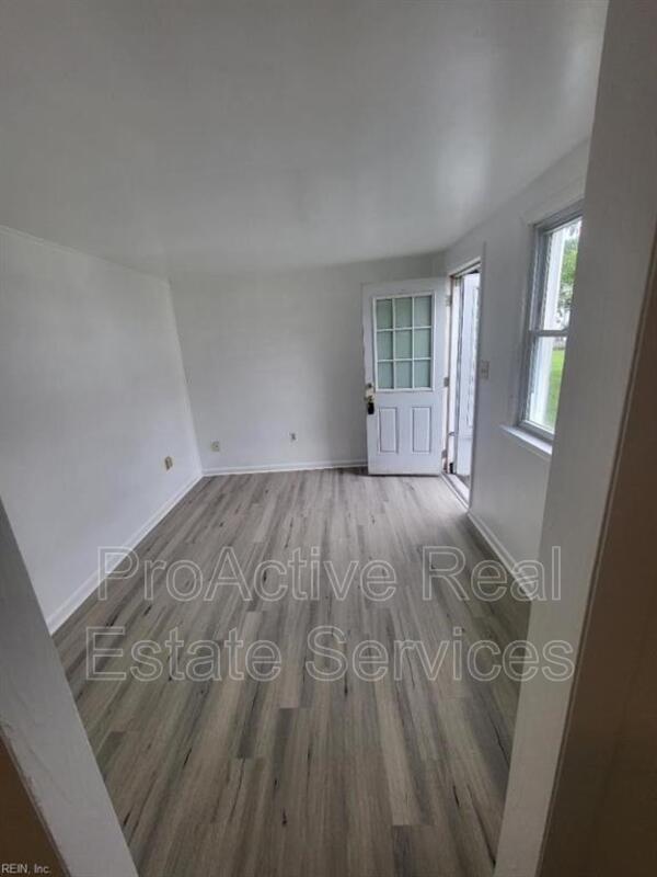 Photo - 3625 S Warwick Cir