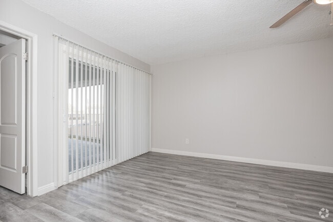 2BR, 1BA - 700SF - Living Room