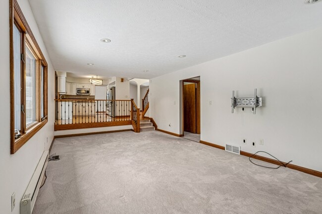 Photo - 6235 Sunnywood Dr