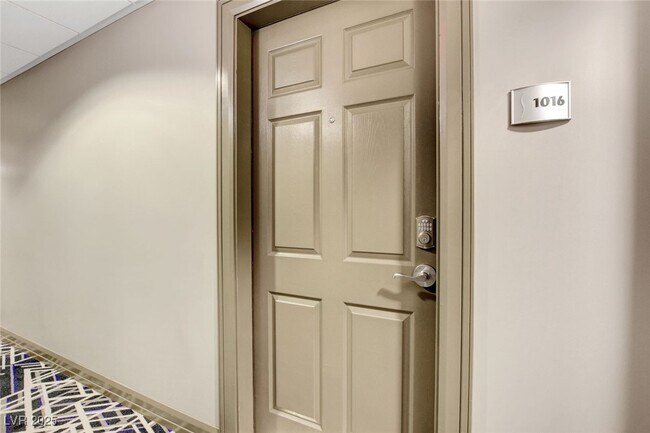 Photo - 150 S Las Vegas Blvd Unidad 1016