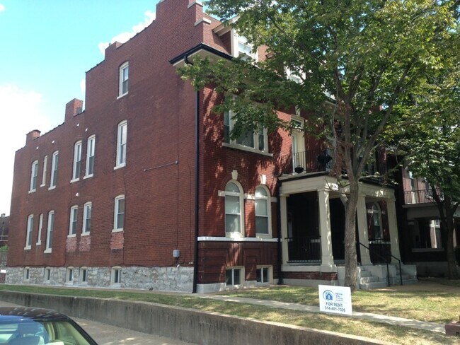 Photo - 2029 Russell Blvd Unidad Rear