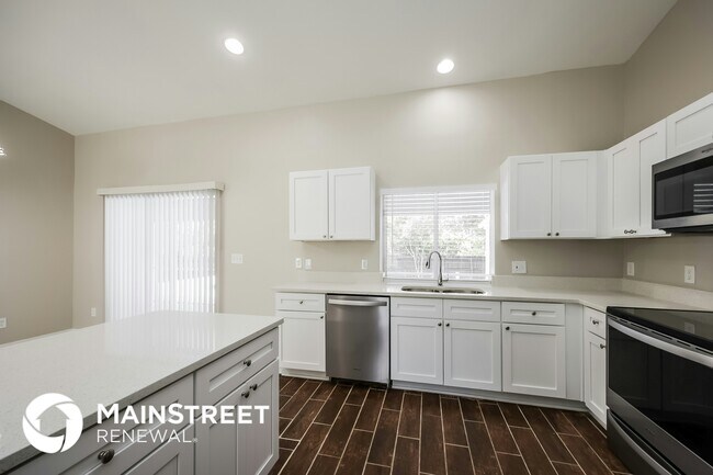 Photo - 2802 31st St W