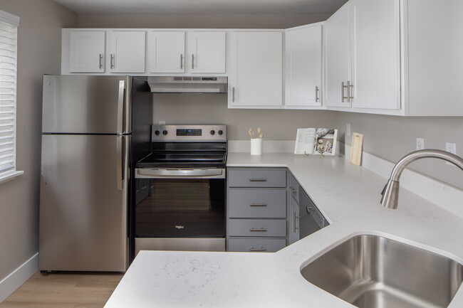 Renovated Kitchen - Avana Birch Pointe Rental