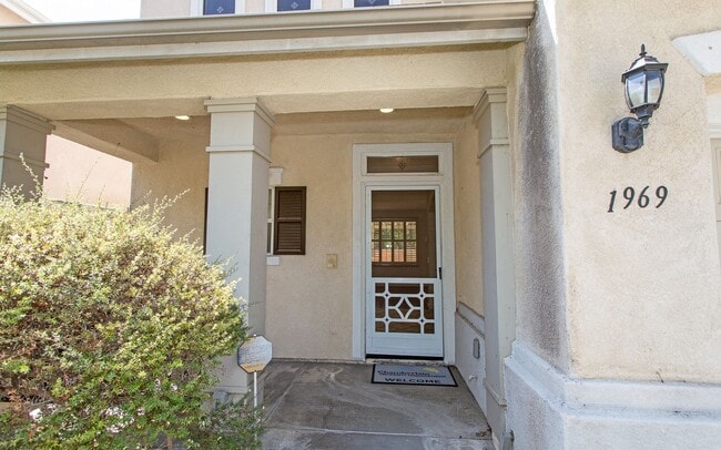 1969 Oxford Ct