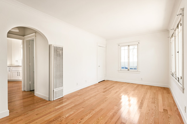 Main Room from front door - 329 Market St Apartamentos Unidad 329