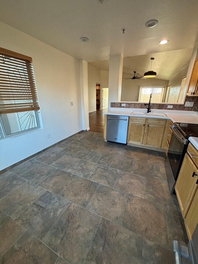 Photo - 15742 N 102nd St