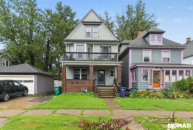 85 Como Ave