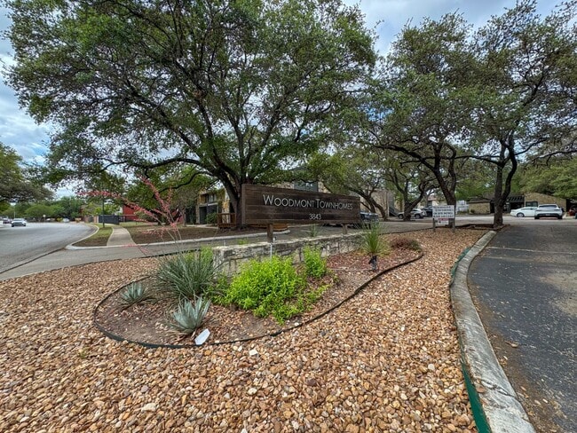 Building Photo - Spacious 1 Bedroom 1 Bathroom Condo in NE San Antonio! Available NOW! Unit 160P