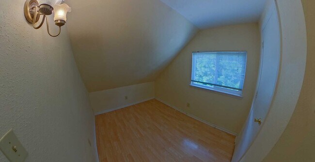 Photo - 1200 Bluemont Ave Unidad #3