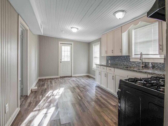 Photo - 152 Walnut Dr