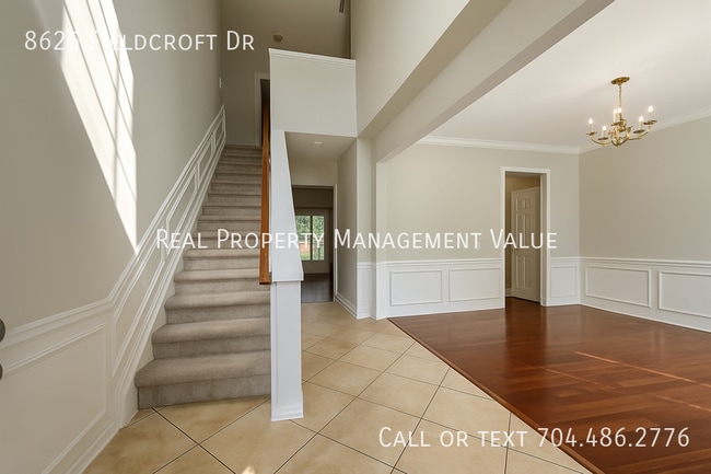 Building Photo - 8625 Fieldcroft Dr Rental