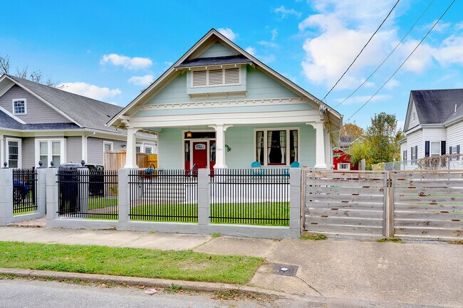 Photo - 2002 Duncan Ave