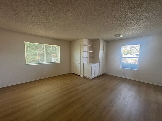 Photo - 45309 10th St W Unit 1